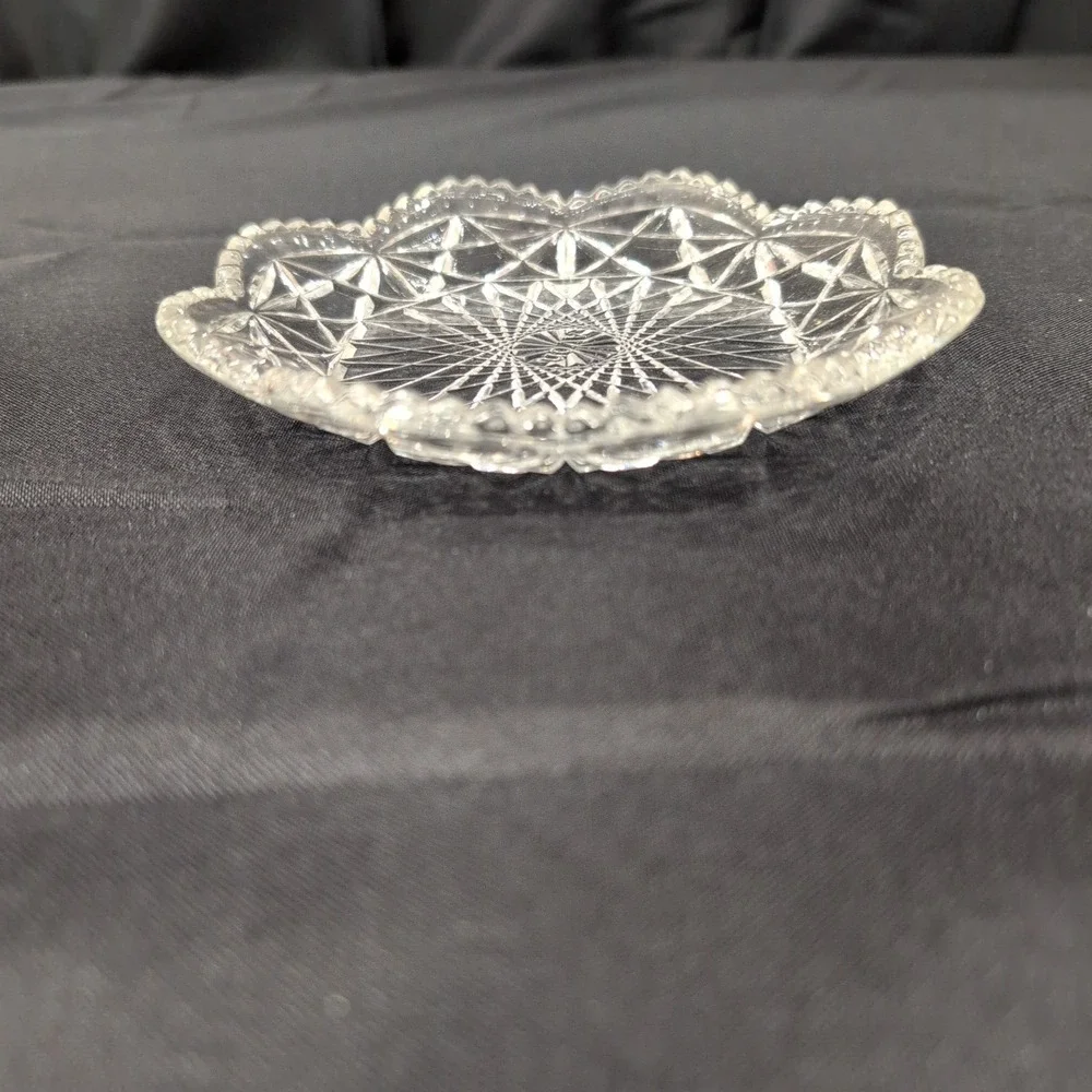 Avon Clear Pressed Glass Trinket Dish Starburst Pattern Scalloped Beaded Rim - Picture 2 of 4